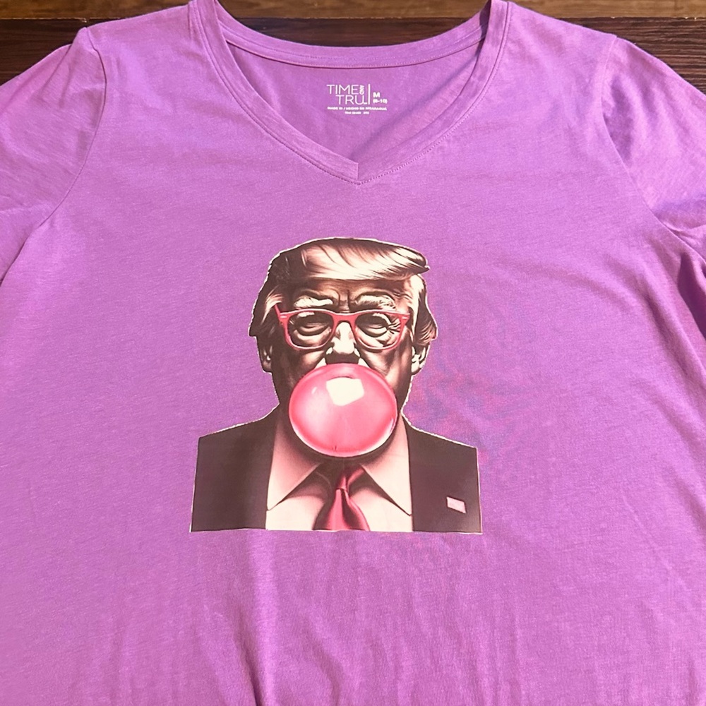 Time and Tru Purple Short Sleeve Tee with Graphic Design